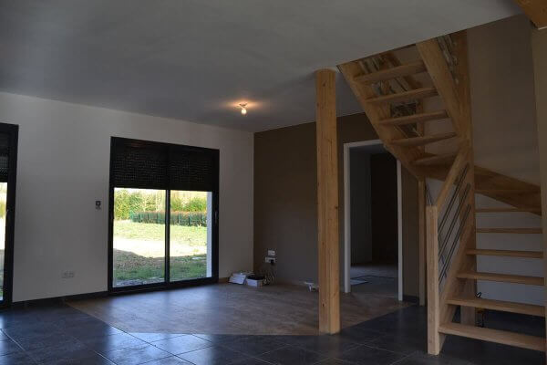 Construction d'une maison bois 108m² à Belle-Eglise (60) - intérieur séjour