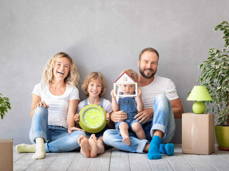 Famille heureuse projet maison