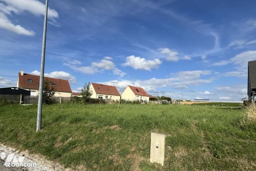 Terrain constructible Étinehem (80340) 800 m² 32 000 €